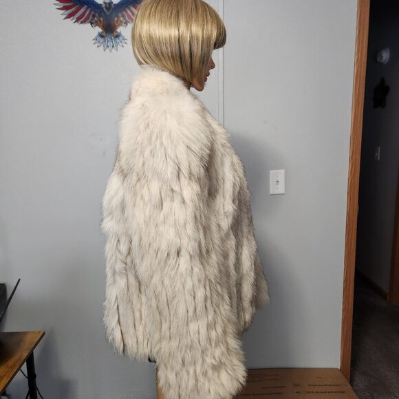 #715 Small fox fur coat - Picture 4 of 4